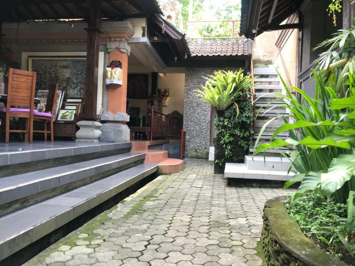 Nirvana Homestay *